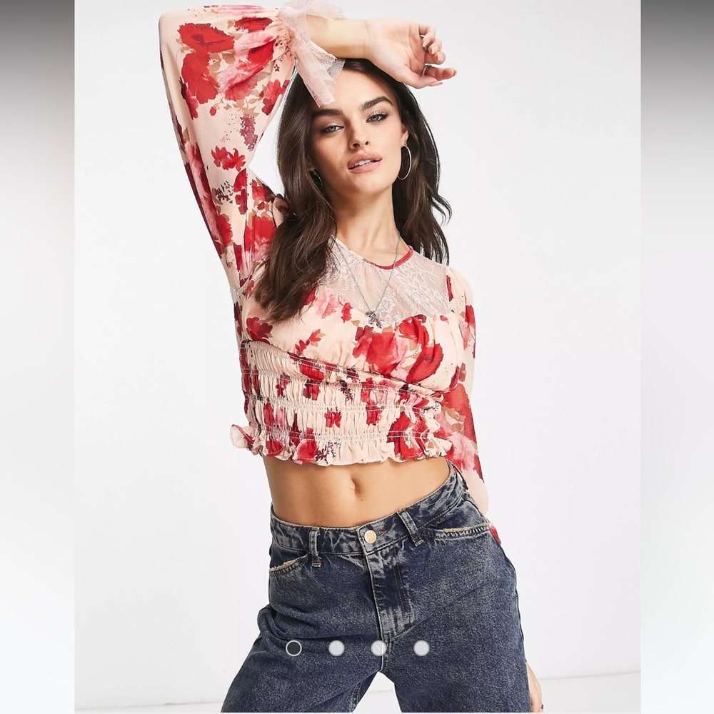 NEW✨🛍️ Free People Daphne Abstract Floral Blouse with Ruching in Pink - Picture 6 of 9